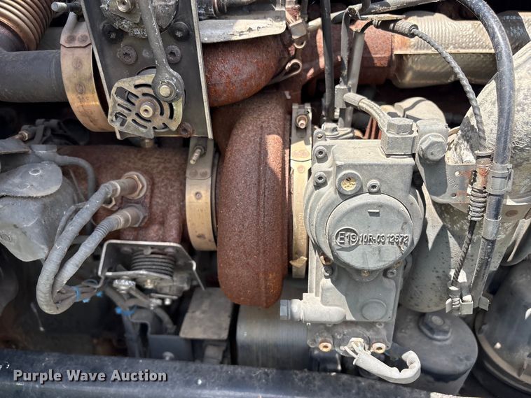 image for item ET8655 2014 Kenworth T800 truck cab and chassis