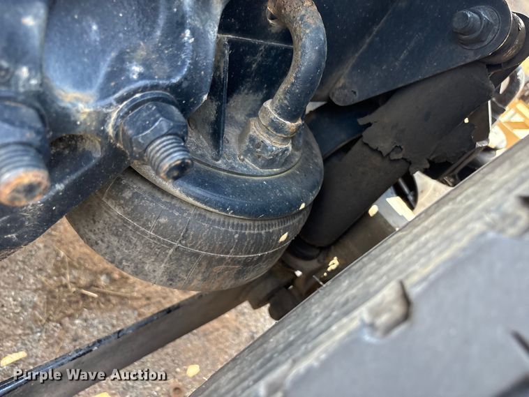 image for item ET8655 2014 Kenworth T800 truck cab and chassis