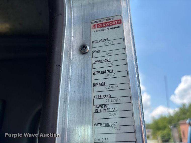 image for item ET8655 2014 Kenworth T800 truck cab and chassis