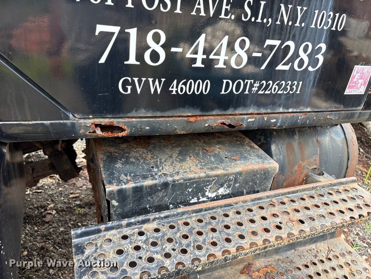 image for item ET8663 1990 International 4900 truck cab and chassis