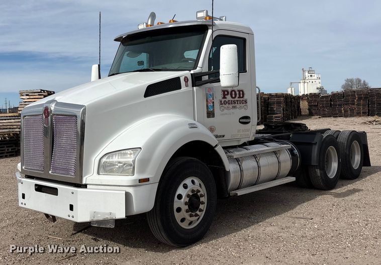 2019 Kenworth T880 semi truck