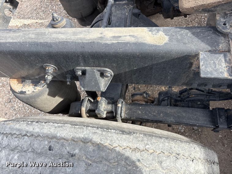 image for item EU4861 2019 Kenworth T880 semi truck