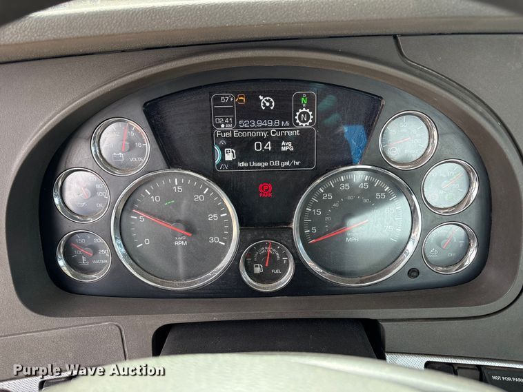 image for item EU4861 2019 Kenworth T880 semi truck