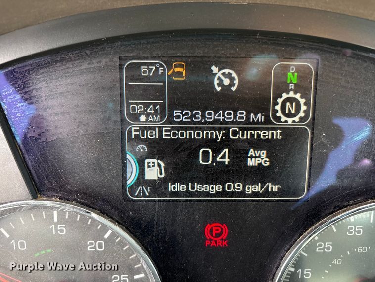image for item EU4861 2019 Kenworth T880 semi truck