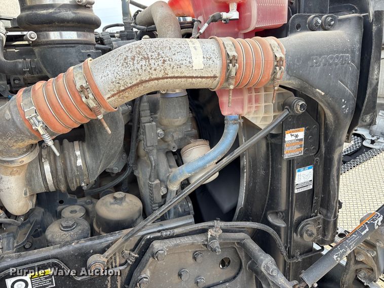 image for item EU4861 2019 Kenworth T880 semi truck
