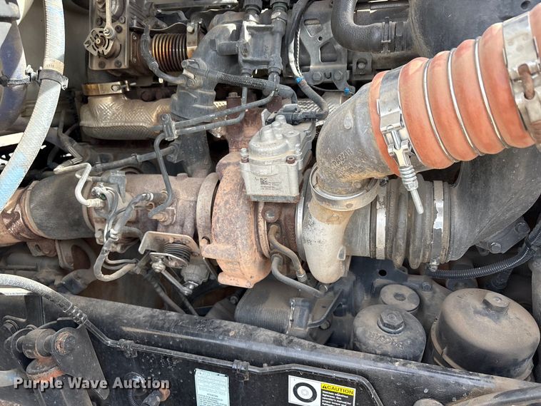 image for item EU4861 2019 Kenworth T880 semi truck