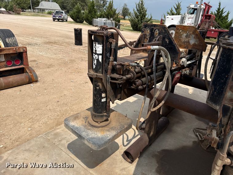 image for item EW4173 2005 Hiab 422 E-5 truck mounted crane