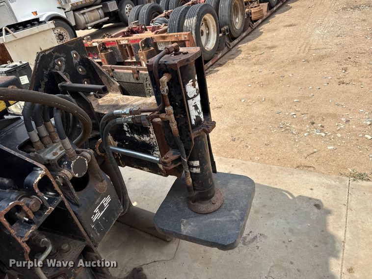 image for item EW4173 2005 Hiab 422 E-5 truck mounted crane