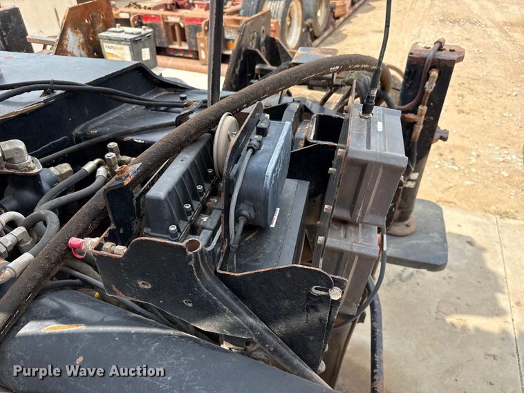 image for item EW4173 2005 Hiab 422 E-5 truck mounted crane