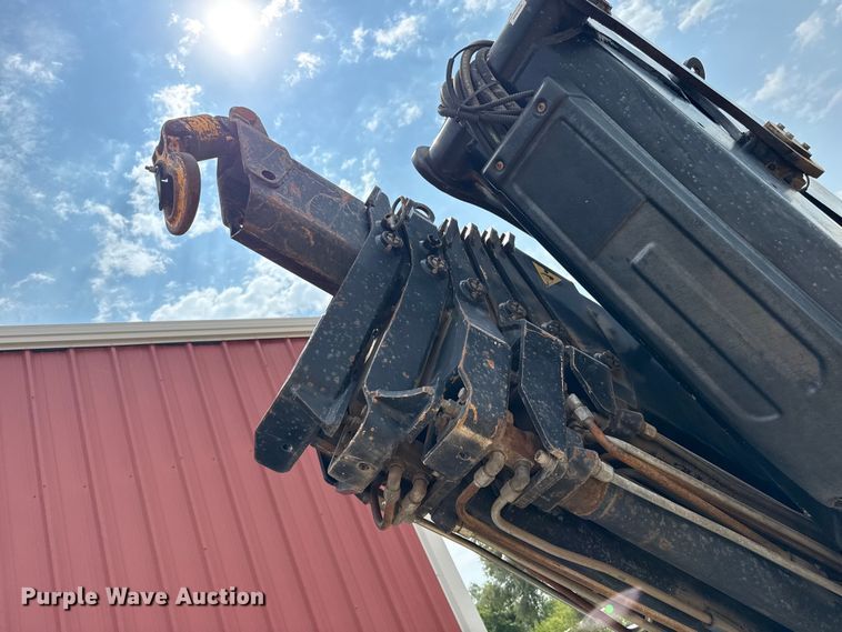 image for item EW4173 2005 Hiab 422 E-5 truck mounted crane