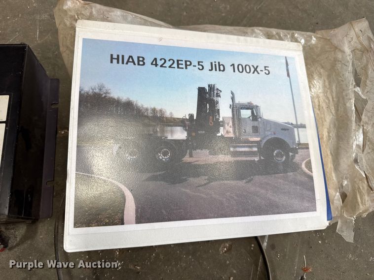 image for item EW4173 2005 Hiab 422 E-5 truck mounted crane