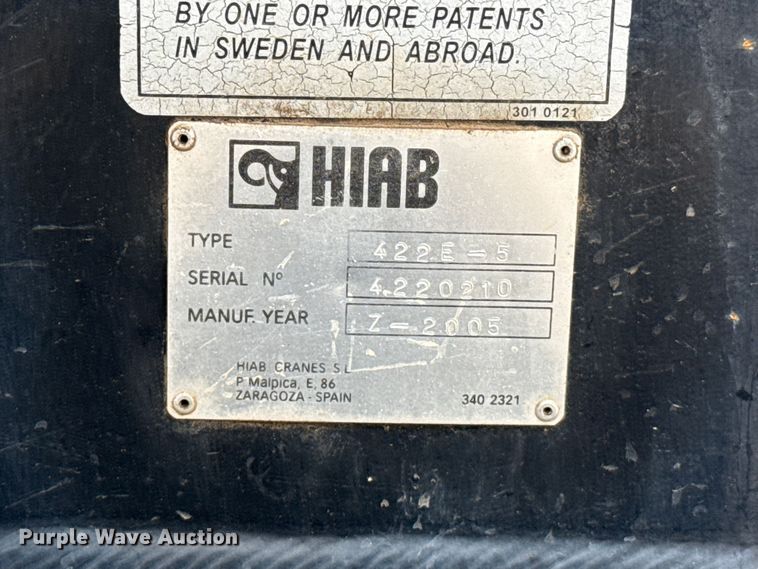 image for item EW4173 2005 Hiab 422 E-5 truck mounted crane