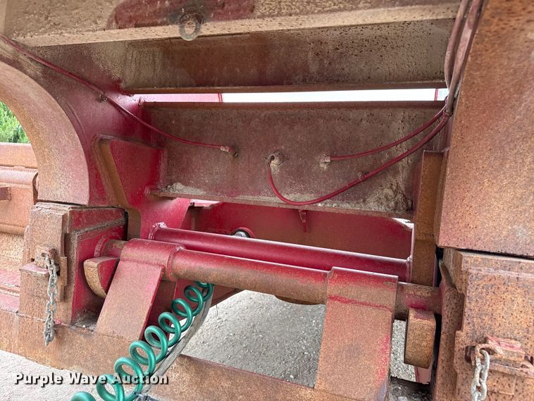 image for item EW4174 1983 Vulcan  lowboy oilfield trailer
