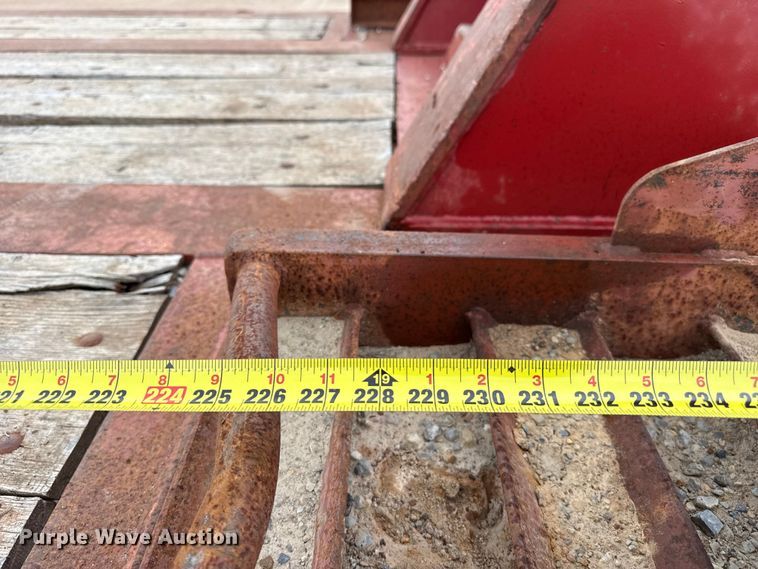 image for item EW4174 1983 Vulcan  lowboy oilfield trailer