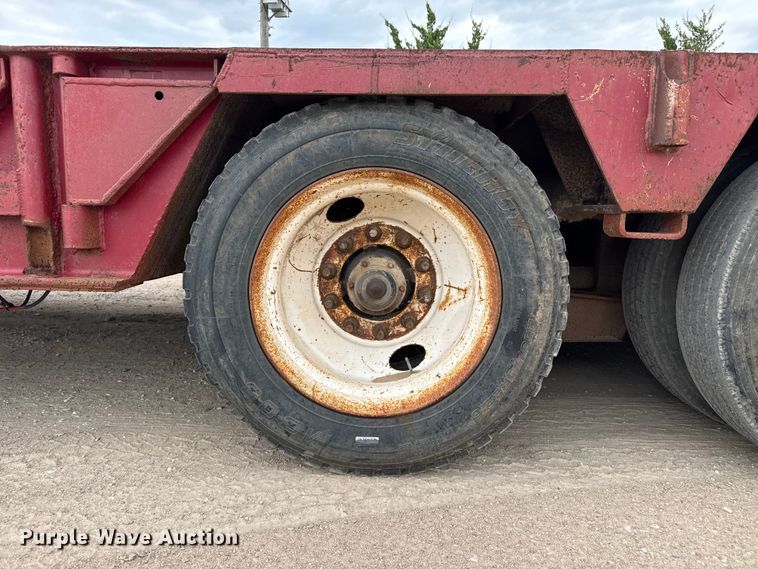 image for item EW4174 1983 Vulcan  lowboy oilfield trailer