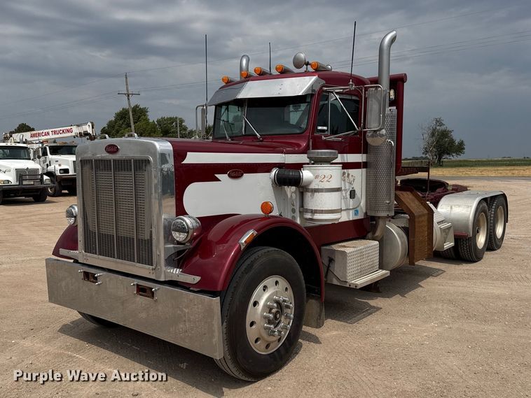 1982 Peterbilt 382 semi truck