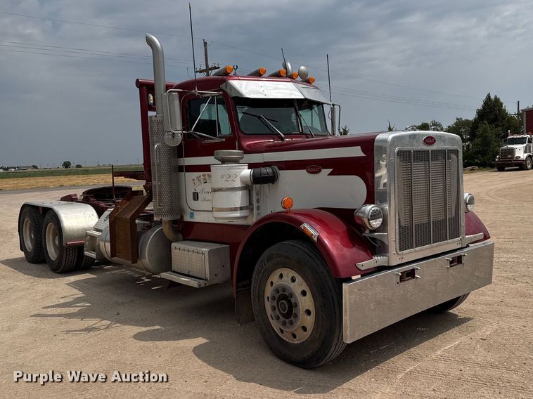 image for item EW4175 1982 Peterbilt 382 semi truck