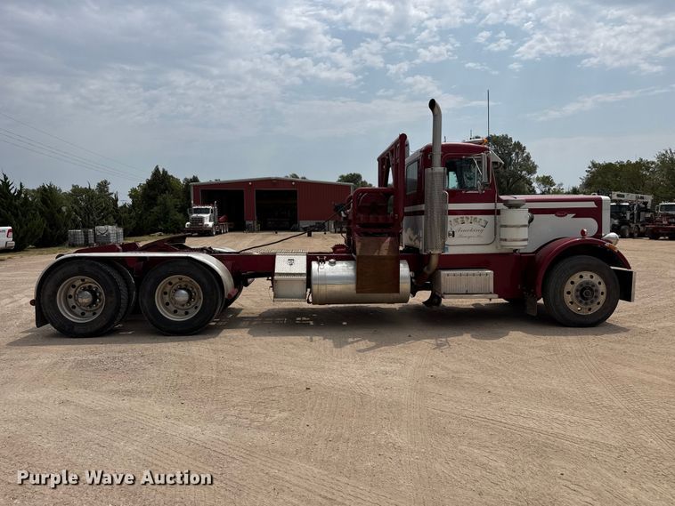 image for item EW4175 1982 Peterbilt 382 semi truck