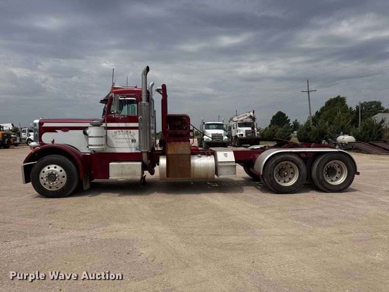 image for item EW4175 1982 Peterbilt 382 semi truck