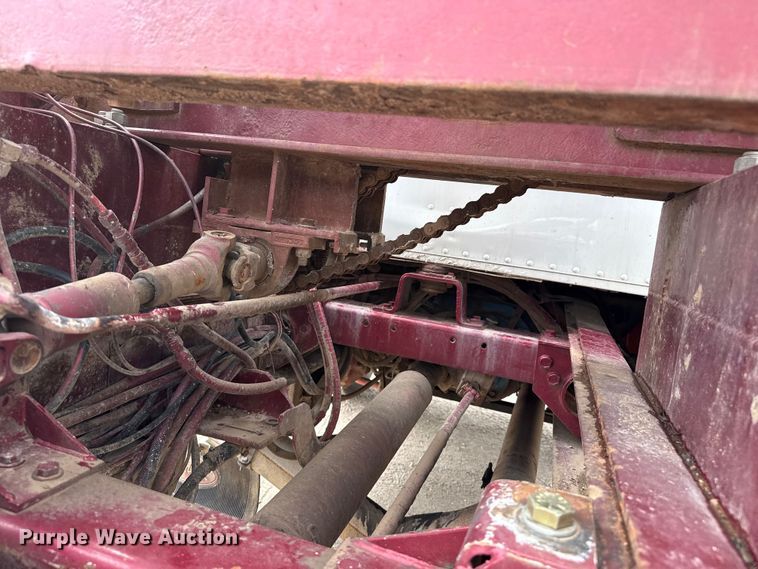 image for item EW4175 1982 Peterbilt 382 semi truck