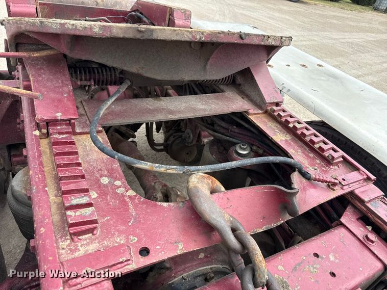 image for item EW4175 1982 Peterbilt 382 semi truck