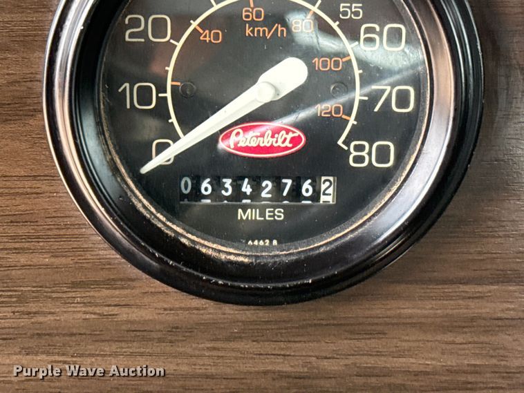 image for item EW4175 1982 Peterbilt 382 semi truck