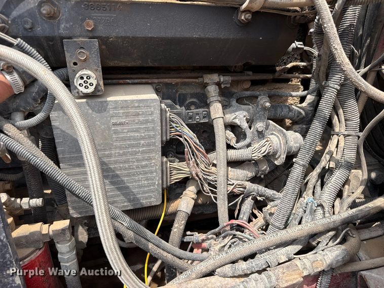 image for item EW4175 1982 Peterbilt 382 semi truck