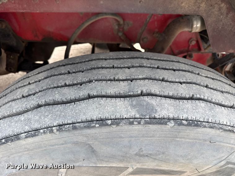 image for item EW4175 1982 Peterbilt 382 semi truck