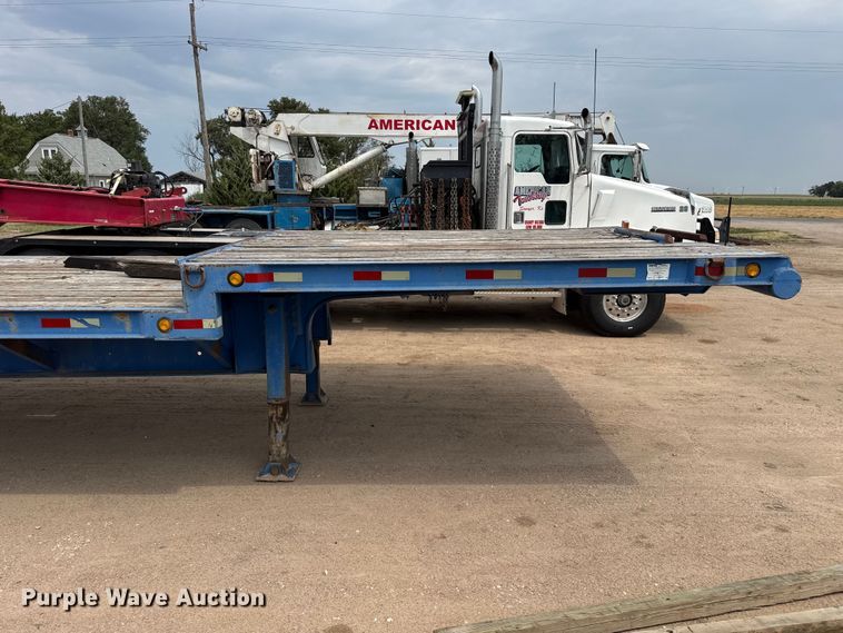 image for item EW4176 2001 Viking oilfield trailer