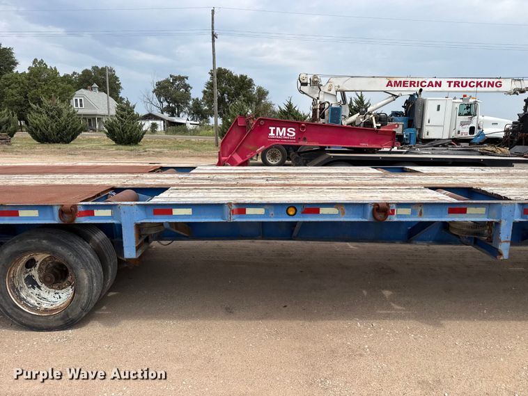 image for item EW4176 2001 Viking oilfield trailer