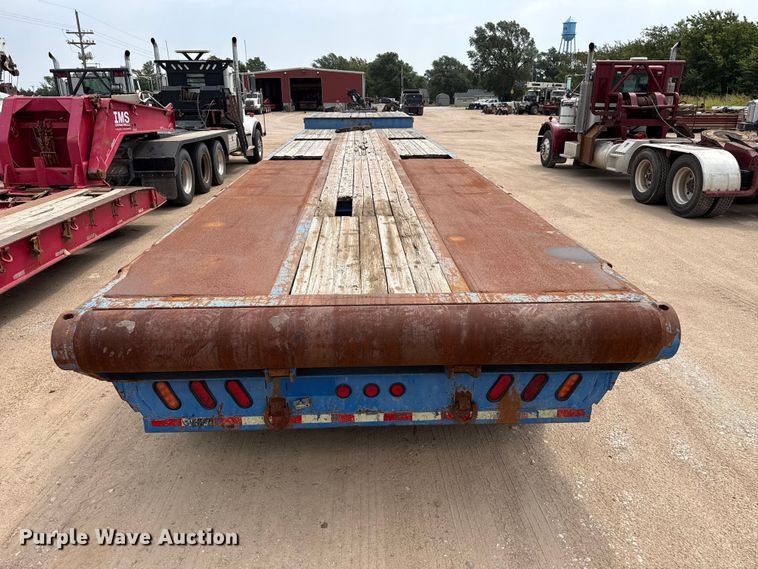 image for item EW4176 2001 Viking oilfield trailer