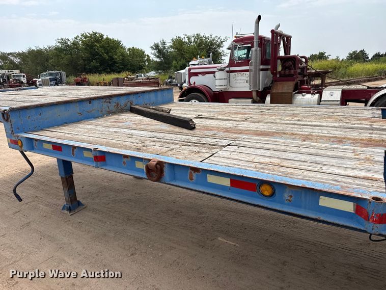 image for item EW4176 2001 Viking oilfield trailer