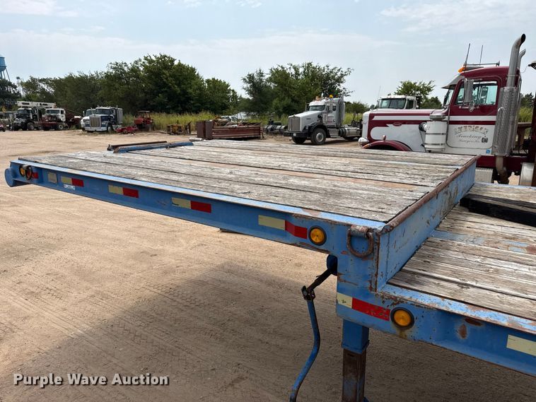 image for item EW4176 2001 Viking oilfield trailer
