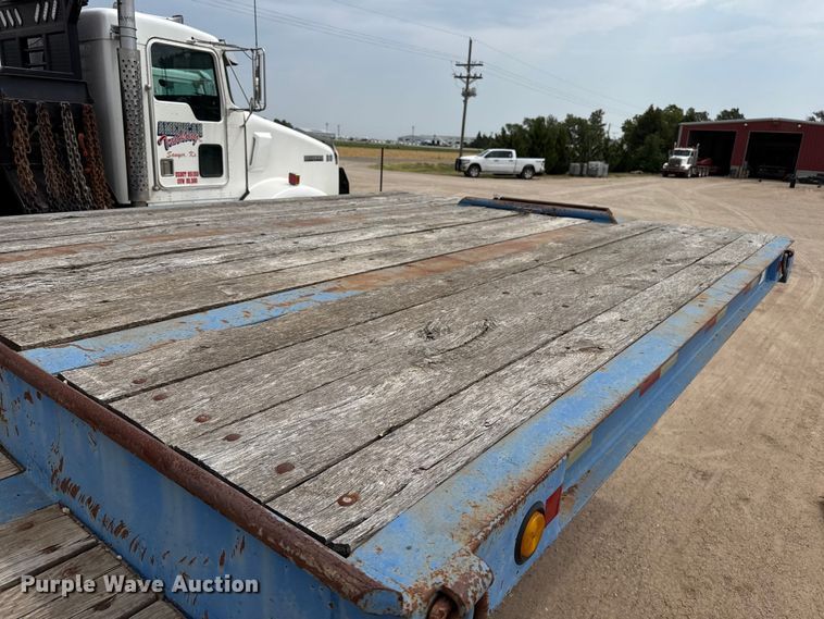 image for item EW4176 2001 Viking oilfield trailer