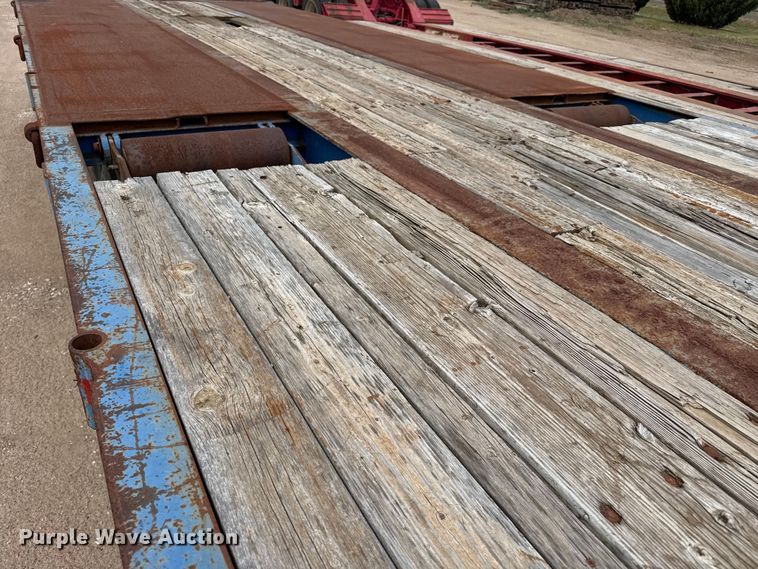 image for item EW4176 2001 Viking oilfield trailer