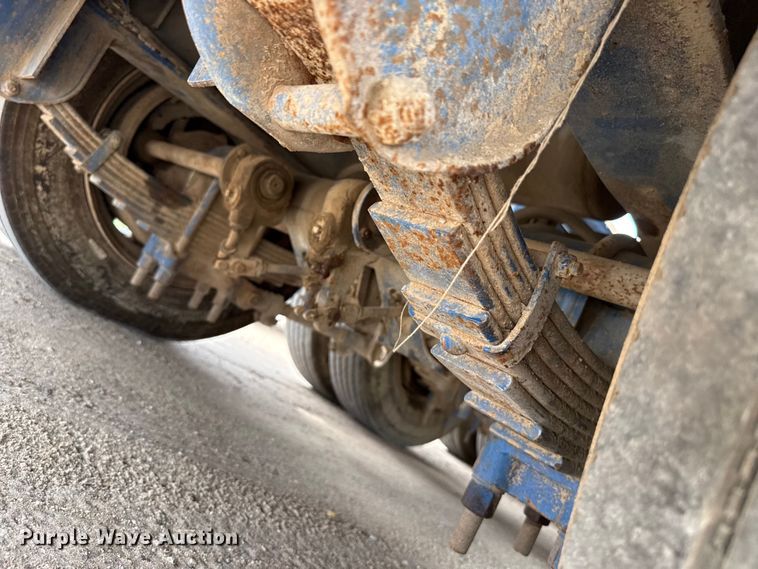 image for item EW4176 2001 Viking oilfield trailer