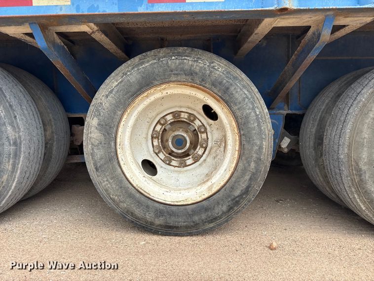 image for item EW4176 2001 Viking oilfield trailer