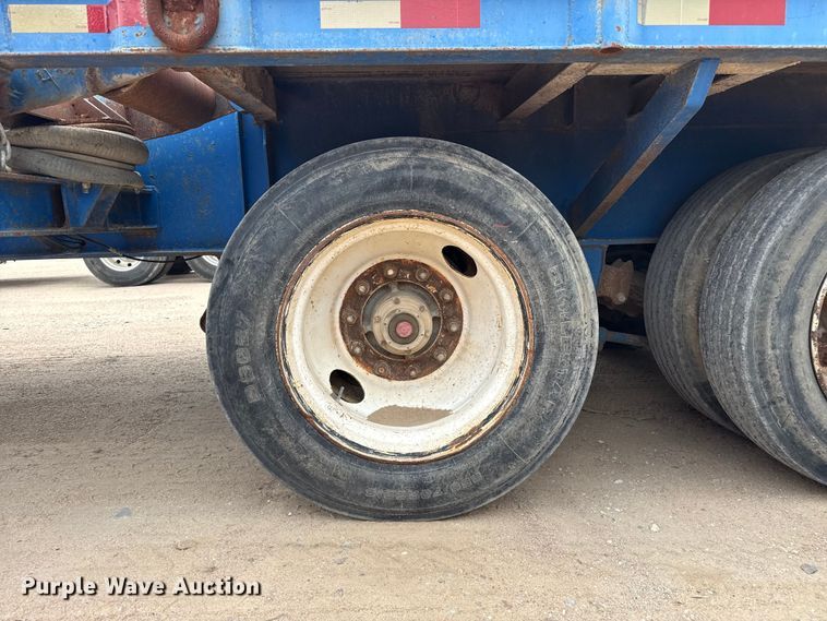 image for item EW4176 2001 Viking oilfield trailer