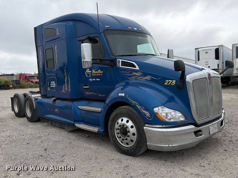 image for item EX4105 2018 Kenworth T680 semi truck