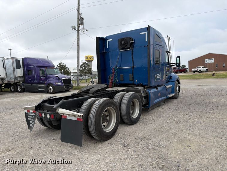 image for item EX4105 2018 Kenworth T680 semi truck