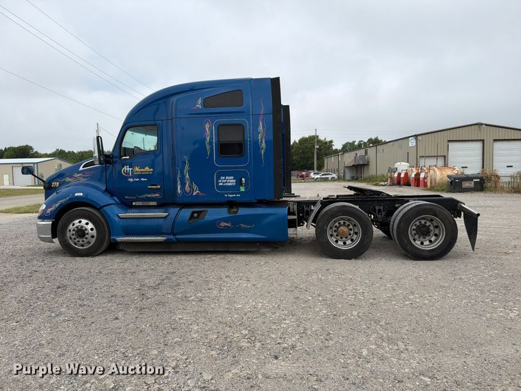 image for item EX4105 2018 Kenworth T680 semi truck