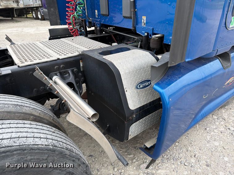 image for item EX4105 2018 Kenworth T680 semi truck