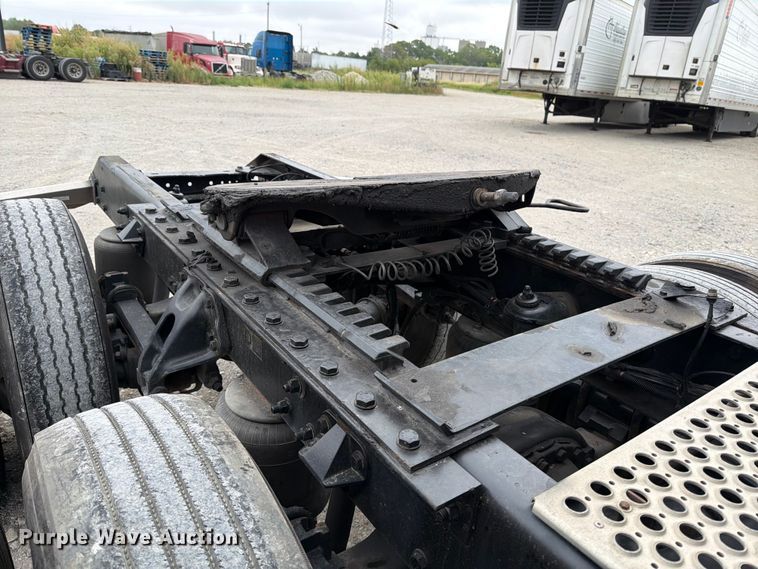 image for item EX4105 2018 Kenworth T680 semi truck