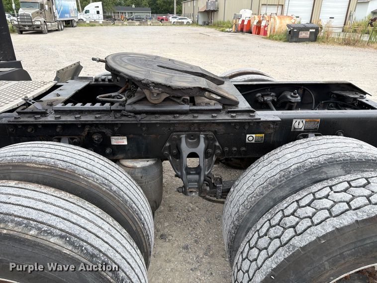 image for item EX4105 2018 Kenworth T680 semi truck