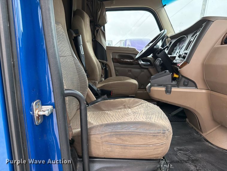 image for item EX4105 2018 Kenworth T680 semi truck