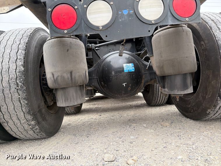 image for item EX4105 2018 Kenworth T680 semi truck
