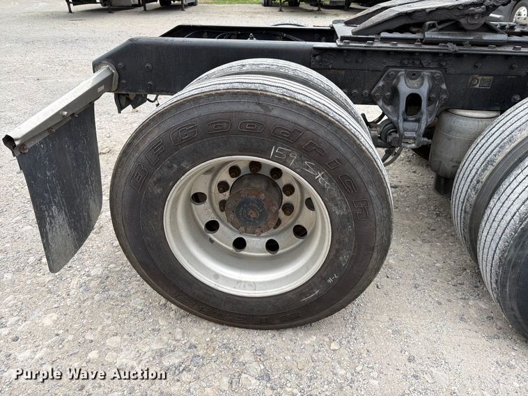 image for item EX4105 2018 Kenworth T680 semi truck