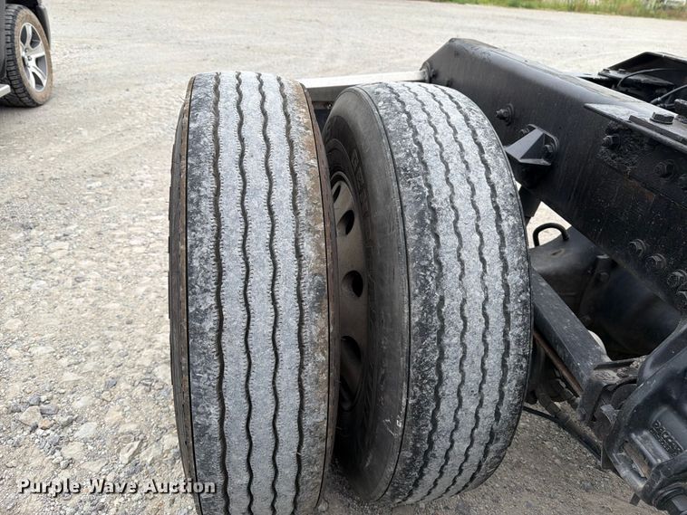 image for item EX4105 2018 Kenworth T680 semi truck