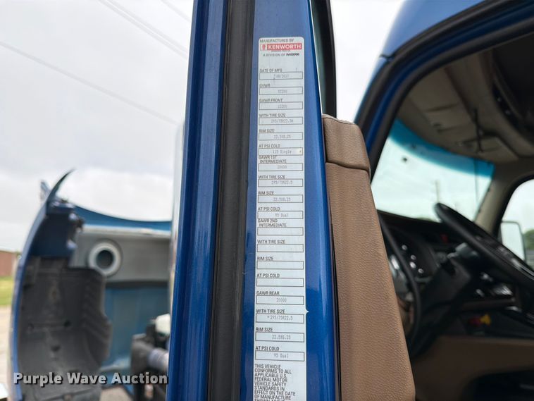 image for item EX4105 2018 Kenworth T680 semi truck