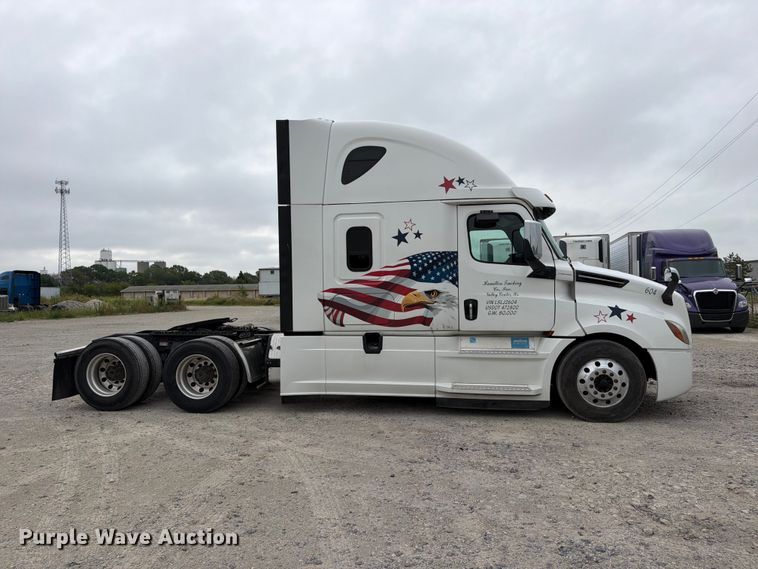 image for item EX4106 2020 Freightliner Cascadia semi truck